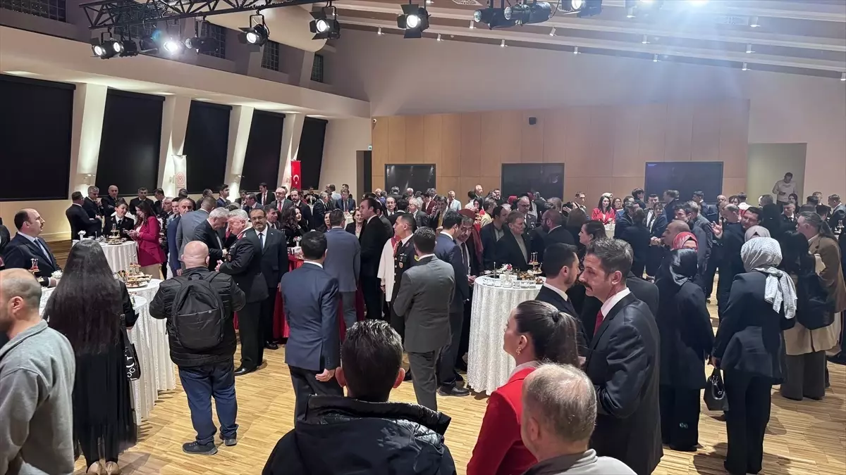 cumhuriyet bayrami resepsiyonu konyada kJ34OKV1.jpg