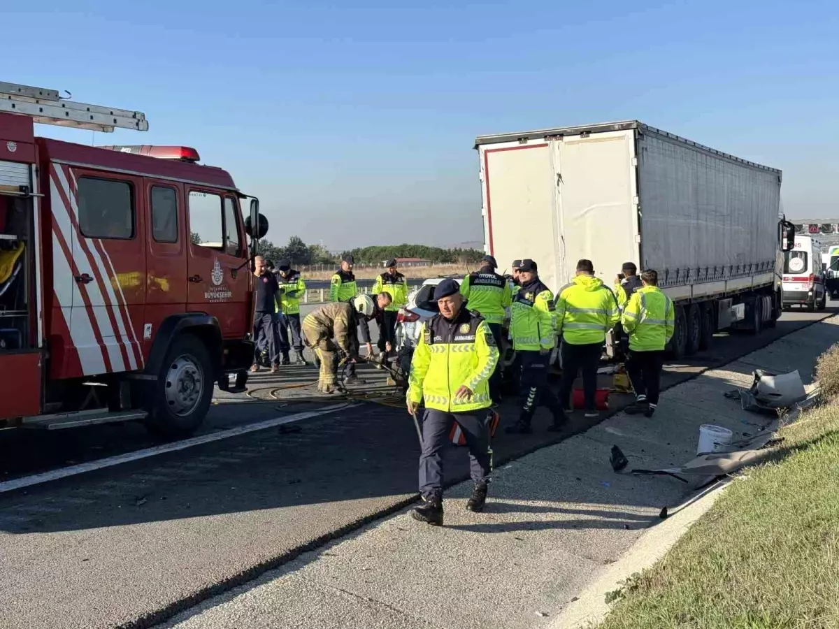 kuzey marmara otoyolunda feci kaza bir kisi hayatini kaybetti GsZcms9J.jpg
