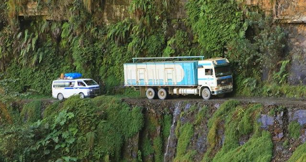 Tehlikenin Adı: Ölüm Yolu – Bolivya’nın Korkutucu Bisiklet Rotası