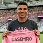 Brezilyali casemiro yeni takimina imzayi atti 7V7ndJke